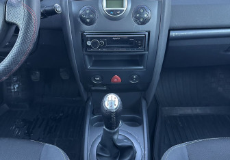 Подержанный автомобиль Renault Megane Sedan 2008 года (11 фото)