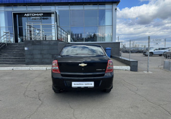 Подержанный автомобиль Chevrolet Cobalt Sedan 2013 года (6 фото)