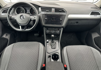 Подержанный автомобиль Volkswagen Tiguan 2020 года (10 фото)