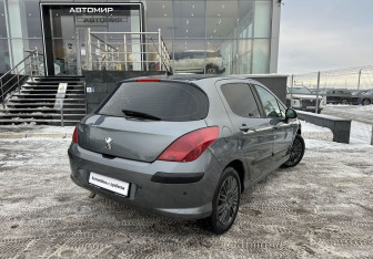 Подержанный автомобиль Peugeot 308 Hatchback 2010 года (5 фото)
