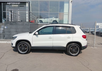 Подержанный автомобиль Volkswagen Tiguan 2012 года (8 фото)