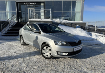 Подержанный автомобиль Skoda Rapid Liftback 2014 года (3 фото)