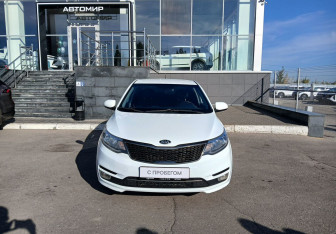Подержанный автомобиль Kia Rio Hatchback 2016 года (2 фото)