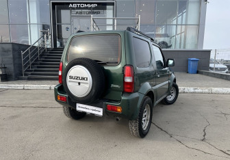 Подержанный автомобиль Suzuki Jimny 2008 года (5 фото)