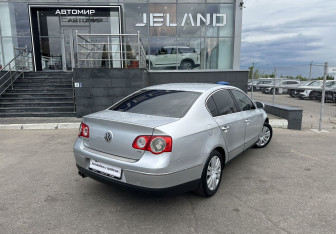 Подержанный автомобиль Volkswagen Passat Sedan 2008 года (5 фото)