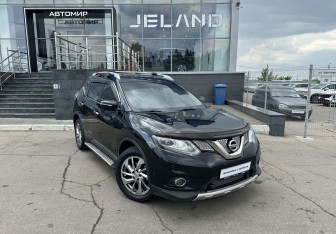 Подержанный автомобиль Nissan X-Trail 2016 года (3 фото)