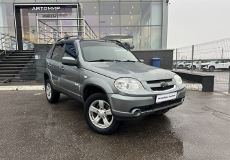 Подержанный автомобиль Chevrolet Niva 2012 года (3 фото)