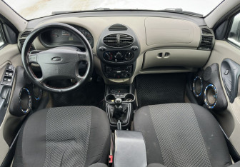 Подержанный автомобиль LADA (ВАЗ) Kalina Sedan 2010 года (10 фото)