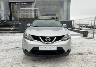 Подержанный автомобиль Nissan Qashqai 2017 года (2 фото)