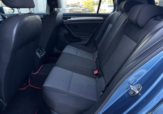 Подержанный автомобиль Volkswagen Golf Hatchback 2014 года (12 фото)