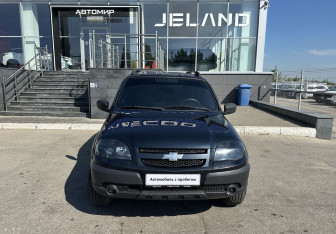 Подержанный автомобиль Chevrolet Niva 2012 года (2 фото)