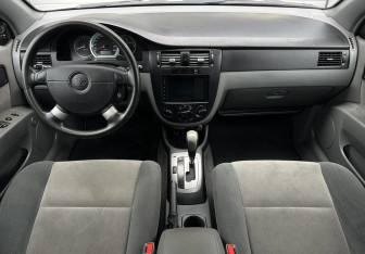Подержанный автомобиль Daewoo Gentra Sedan 2014 года (10 фото)