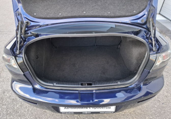 Подержанный автомобиль Mazda 3 Sedan 2008 года (15 фото)