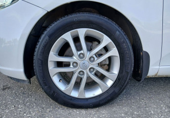 Подержанный автомобиль Kia Cerato Sedan 2011 года (15 фото)