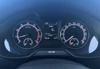 Подержанный автомобиль Skoda Octavia Liftback 2018 года (9 фото)