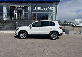 Подержанный автомобиль Volkswagen Tiguan 2016 года (8 фото)