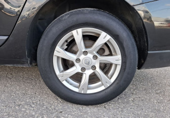 Подержанный автомобиль Renault Fluence 2012 года (14 фото)