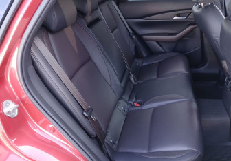 Подержанный автомобиль Mazda CX-30 2020 года (12 фото)