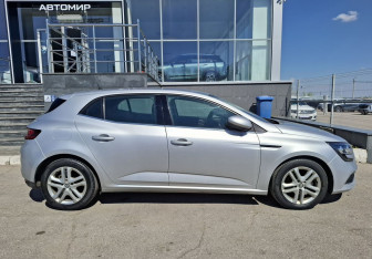 Подержанный автомобиль Renault Megane Hatchback 2018 года (4 фото)
