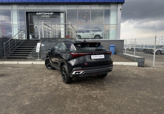 Подержанный автомобиль Omoda C5 2024 года (7 фото)