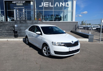 Подержанный автомобиль Skoda Rapid Liftback 2015 года (3 фото)
