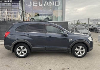 Подержанный автомобиль Chevrolet Captiva 2008 года (4 фото)