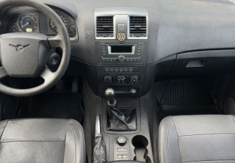 Подержанный автомобиль УАЗ Patriot 2014 года (10 фото)