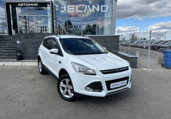 Подержанный автомобиль Ford Kuga 2016 года (3 фото)