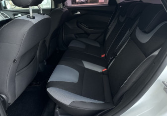 Подержанный автомобиль Ford Focus Hatchback 2013 года (12 фото)