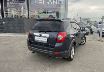 Подержанный автомобиль Chevrolet Captiva 2008 года (5 фото)