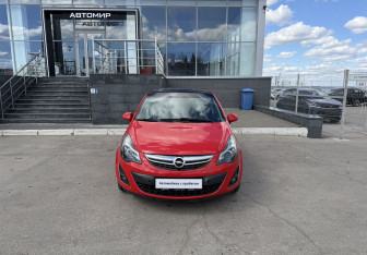 Подержанный автомобиль Opel Corsa 2011 года (2 фото)