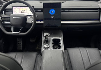 Подержанный автомобиль Jaecoo J7 2025 года (10 фото)