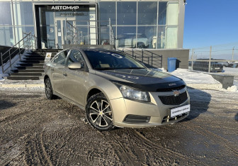 Подержанный автомобиль Chevrolet Cruze Sedan 2011 года (3 фото)