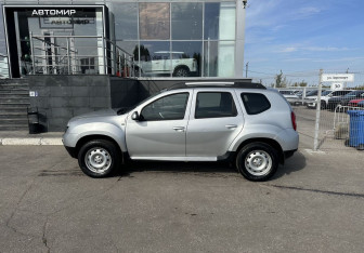Подержанный автомобиль Renault Duster 2013 года (8 фото)