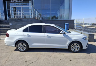 Подержанный автомобиль Jetta VA3 2022 года (4 фото)