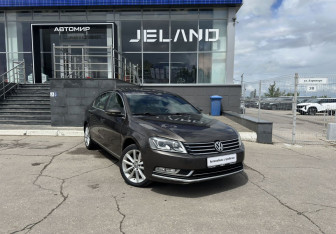Подержанный автомобиль Volkswagen Passat Sedan 2012 года (3 фото)