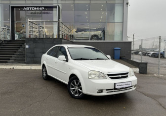 Подержанный автомобиль Chevrolet Lacetti Sedan 2012 года (3 фото)