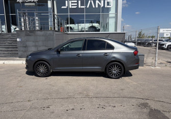 Подержанный автомобиль Skoda Rapid Liftback 2021 года (8 фото)