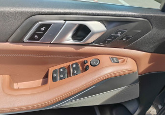 Подержанный автомобиль BMW X5 2019 года (14 фото)