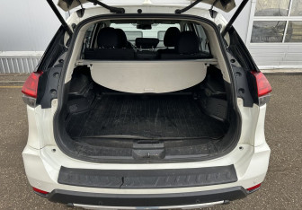 Подержанный автомобиль Nissan X-Trail 2018 года (15 фото)