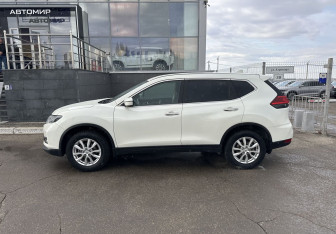 Подержанный автомобиль Nissan X-Trail 2018 года (8 фото)