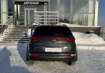 Подержанный автомобиль Kia Sportage 2017 года (6 фото)
