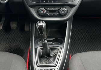 Подержанный автомобиль LADA (ВАЗ) Vesta Sedan 2017 года (11 фото)