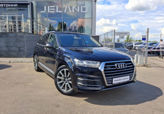 Подержанный автомобиль Audi Q7 2015 года (3 фото)