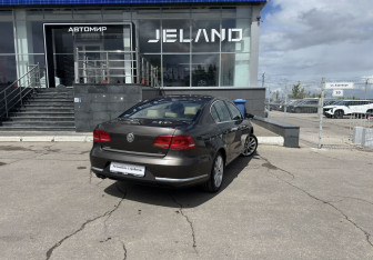 Подержанный автомобиль Volkswagen Passat Sedan 2012 года (5 фото)