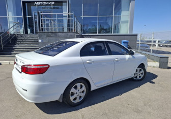 Подержанный автомобиль Lifan Solano 2016 года (5 фото)