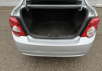 Подержанный автомобиль Chevrolet Aveo Sedan 2013 года (15 фото)