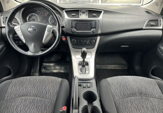 Подержанный автомобиль Nissan Sentra Sedan 2015 года (10 фото)