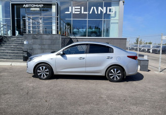 Подержанный автомобиль Kia Rio Sedan 2017 года (8 фото)