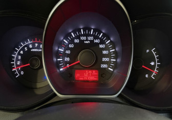 Подержанный автомобиль Kia Rio Sedan 2014 года (9 фото)